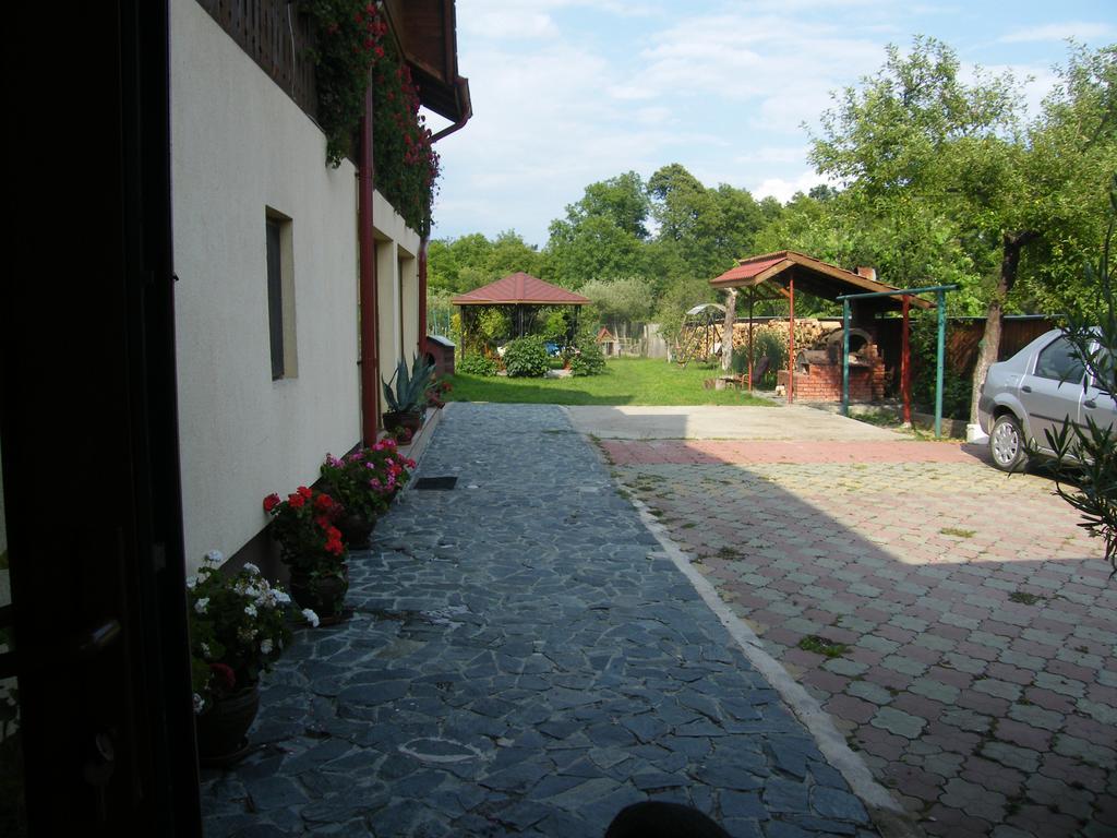 Pensiunea Casa Filoxenia Horezu Exteriér fotografie