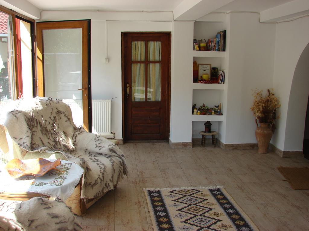 Pensiunea Casa Filoxenia Horezu Exteriér fotografie